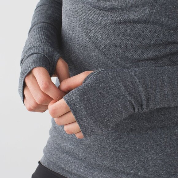 lululemon. Swiftly Tech 1/2 Zip. Long Sleeve Top. Grey Color. Size 8. Womens. - Picture 3 of 11